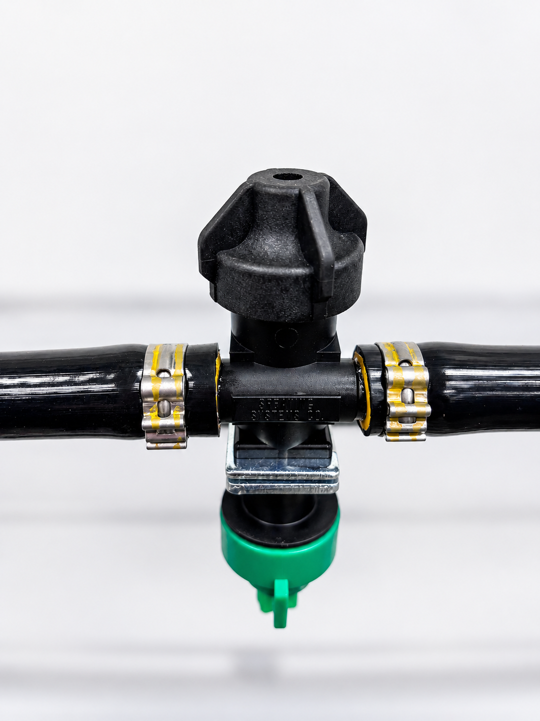 130368 - 3 Nozzle Non Drip Boom